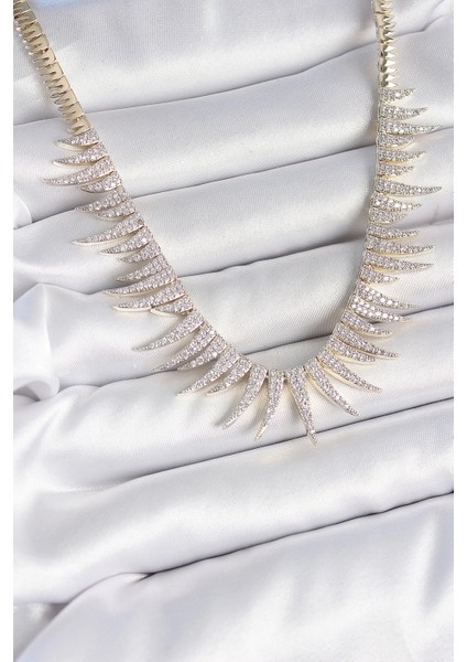 Pirinç Gold Renk Zirkon Taşlı Sivri Model Vıp Seri Kadın Kolye