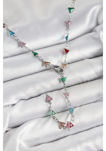 Pirinç Renkli Zirkon Taşlı Üçgen Model Gümüş Renk Kadın Y Kolye