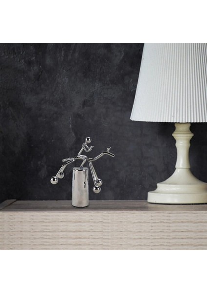 Sürüş ve Salla Küçük Insansı Binicilik Masaüstü Sürekli Hareket Mini Ofis Süsleri Için Ekstra Büyük Top Süslemeleri (Yurt Dışından) fiyatları