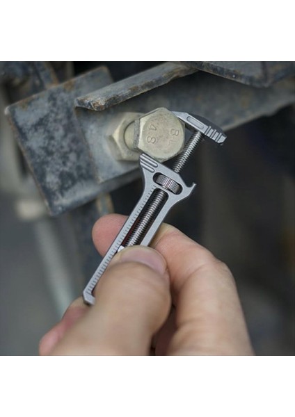 Mini Şişe Açıcı Anahtarı Pas Geçirmez Çoklu Takım Anahtarı Ayarlanabilir Çubuk Çubuk Taşınabilir Anahtar Zincir Tornavida Ipucu (Yurt Dışından) fiyatları