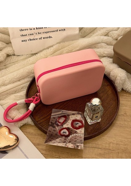 Yeni Taşınabilir Silikon Depolama Torbası Büyük Kapasiteli Su Geçirmez Fermuar Torbası Masası Depolama Yıkama Torbası Ruj Çantası B (Yurt Dışından) fiyatları