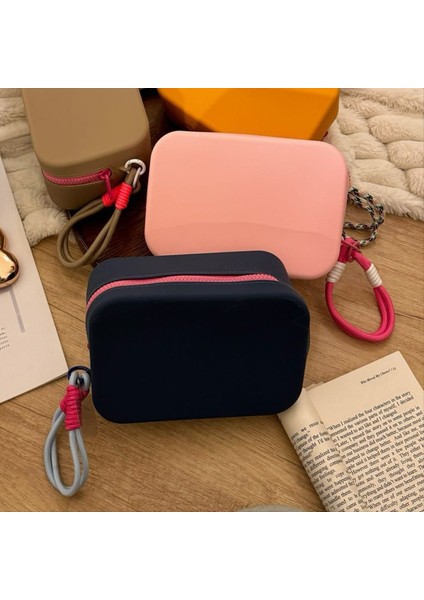 Yeni Taşınabilir Silikon Depolama Torbası Büyük Kapasiteli Su Geçirmez Fermuar Torbası Masası Depolama Yıkama Torbası Ruj Çantası B (Yurt Dışından) fırsatları