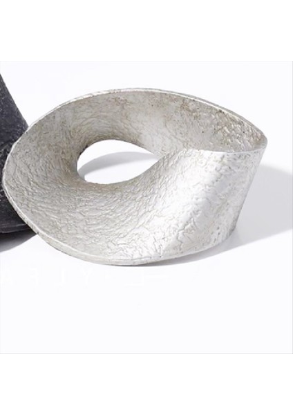 Gümüş Yüzük Heykel Heykeli Geometrik Metal Süs Ev Dekorasyon Aksesuarları Minyatürler Figürler Ekran Öğe Hediyesi (Yurt Dışından) fiyatları