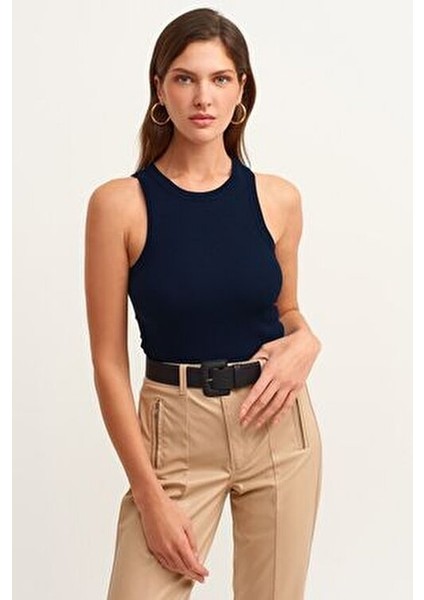 3'lü Paket Fitilli Halter Yaka Örme Atlet %95 Pamuk Kadınlar İçin Rahat Tasarım