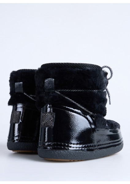 Siyah Kadın Bot Napı modelleri