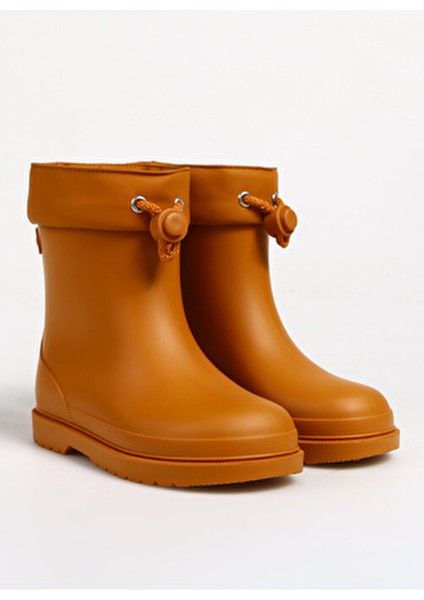 Çocuk Yağmur Çizmesi Su Geçirmez Karamel PVC Malzeme Geçirmeli Kapanma Özelliği