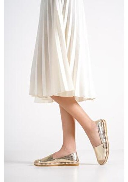 Kadın Espadril Düz Topuk Suni Deri ve PVC Taban ile Şık Tasarım