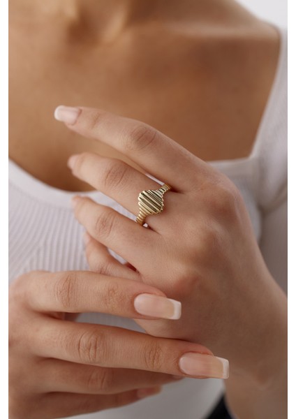 14 Ayar Altın Çizgili Oval Yüzük