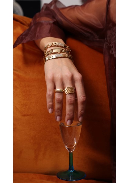 Çizgi Tasarım Altın Yüzük fiyatları