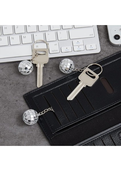 96PCS Mini Disko Topu Anahtarlıklar Disko Topu Iyilikleri Ayna 70S 80S 90S Disko Anahtarlık Toplu Gümüş Disko Aksesuarları (Yurt Dışından) indirimleri