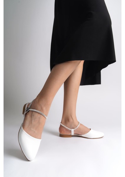 Arıana Lastikli Ortopedik Rahat Taban Bilekten Taş Detaylı Kadın Babet Ayakkabı Ckt - Beyaz
