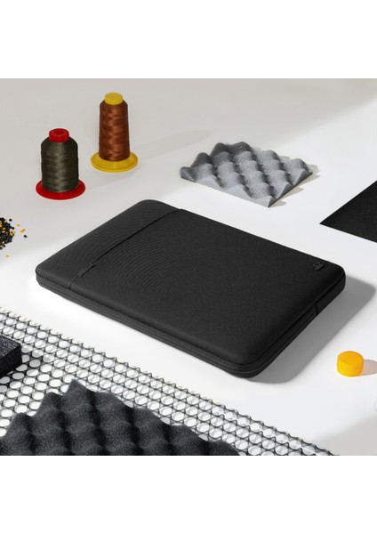 Siyah Tomtoc A13D2D3 14" Siyah DEFENDER-A13 Premium Serisi Notebook Kılıfı