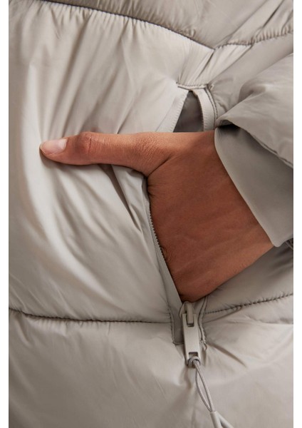 Su Geçirmez Hafif Şişme Mont Oversize Geniş Kalıp Çıkarılabilir Kapüşonlu Fermuarlı Cepli