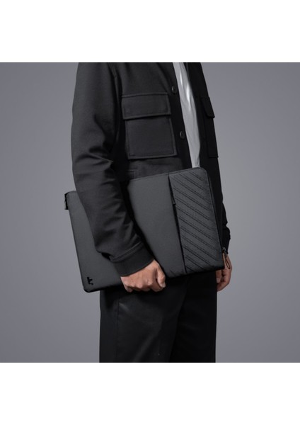Siyah Tomtoc A10C2D1 13'' Siyah Voyage Serisi Notebook Kılıfı