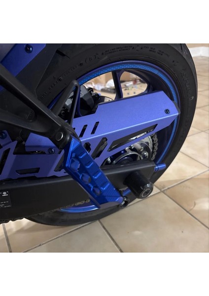 Motosiklet Arka Ayak Pedalları Yamaha Nmax Xmax Tmax 125 250 300 400 R1 R3 NVX155 Ayak Dayanakları Ayak Kazıklar Aksesuarları Mavi (Yurt Dışından) fırsatları