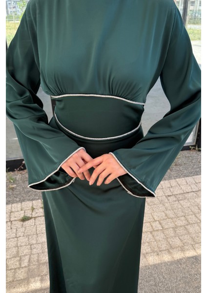 Kolu ve Beli Baget Taşlı Saten Abiye- Zümrüt Yeşili indirimleri