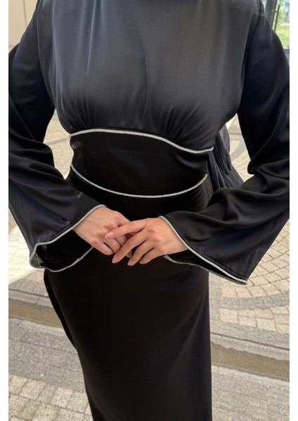 Kolu ve Beli Baget Taşlı Saten Abiye- Siyah fırsatları