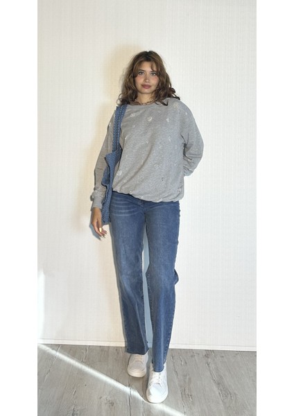 Kadın Bisiklet Yaka Yırtık Detaylı Oversize Uzun Kollu Sweatshirt fiyatları