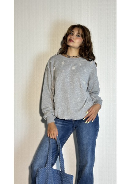 Kadın Bisiklet Yaka Yırtık Detaylı Oversize Uzun Kollu Sweatshirt indirimleri