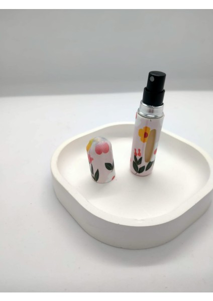 Mini Seyahat Parfüm Dolumlu Atomizer, Taşınabilir Parfüm Sprey Şişesi 5 ml (Papatyalı) fiyatları
