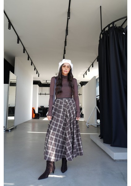 Bel Kısmı Biyeli Ekoseli Etek