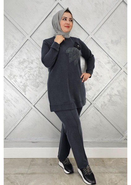 Kadın Dikme ve Taş Detaylı Tesettür Takım