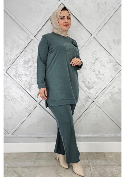 Kadın Dikme ve Taş Detaylı Tesettür Takım