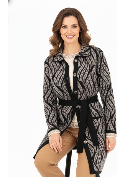 Kadın Kışlık Motifli Düğmeli Cepli Rahat Kesim Likralı Yünlü Dokuma Anne Hırka