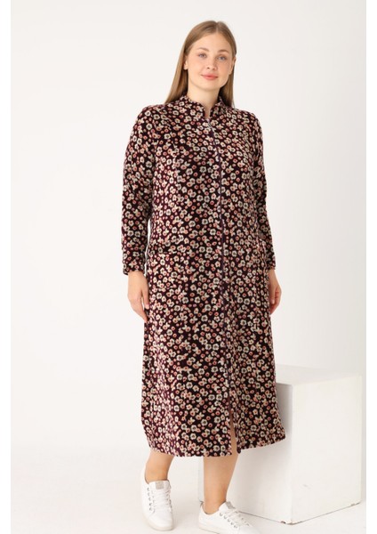 Bordo Çiçek Desenli Boydan Fermuarlı Cepli Pamuklu Kadife Hakim Maxi Boy Yaka Büyük Beden Elbise modelleri
