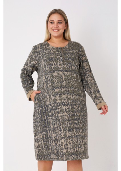 Desenli Düğmeli Cepli Biye Detaylı Jakarlı Kumaş Kadın Büyük Beden Elbise