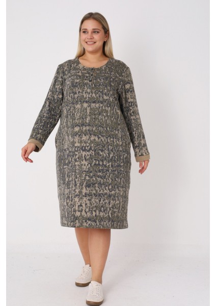 Desenli Düğmeli Cepli Biye Detaylı Jakarlı Kumaş Kadın Büyük Beden Elbise modelleri