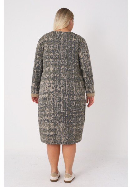 Desenli Düğmeli Cepli Biye Detaylı Jakarlı Kumaş Kadın Büyük Beden Elbise indirimleri