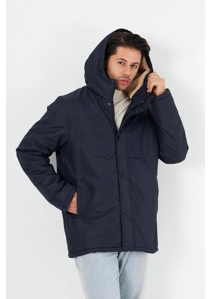 İçi Kürklü Su ve Rüzgar Geçirmez Cepli Kapüşonlu Erkek Mont modelleri