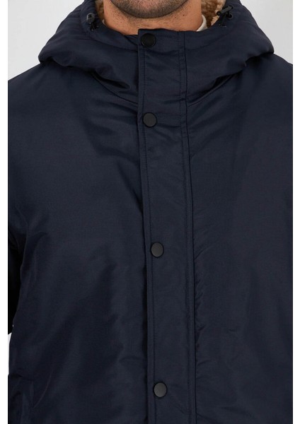 İçi Kürklü Su ve Rüzgar Geçirmez Cepli Kapüşonlu Erkek Mont fırsatları