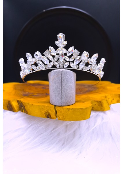Kristal Taşlı Şık ve Zarif Gelin Tacı
