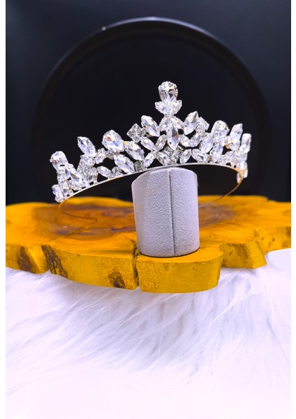 Kristal Taşlı Şık ve Zarif Gelin Tacı fiyatları