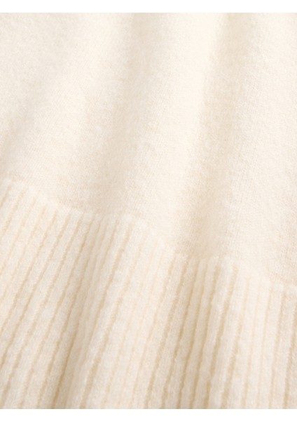 Kadın Beyaz Oversized V Yaka Kazak modelleri