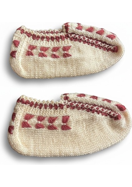 Balıkesir Köylerinden - El Örgüsü - Krem Zemin Mor Desenli Kadın Yün Patik - 35/39 Numaralara Uygun - Yerli Üretim indirimleri