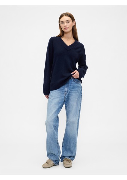 Kadın Lacivert Oversized V Yaka Kazak fırsatları