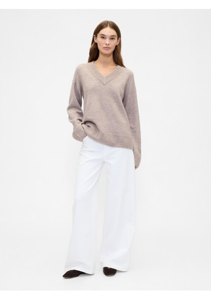 Kadın Ekru Oversized V Yaka Kazak fırsatları