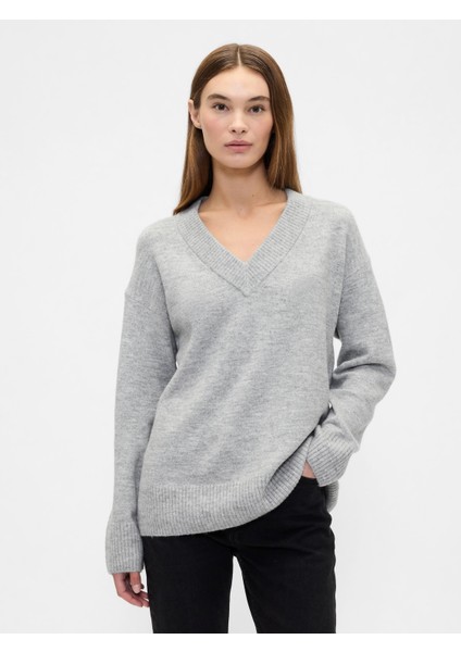 Kadın Gri Oversized V Yaka Kazak
