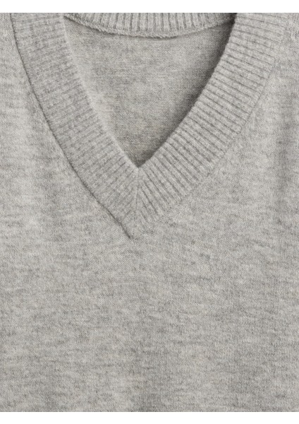 Kadın Gri Oversized V Yaka Kazak modelleri