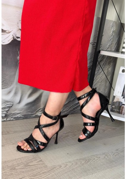 Techmrt Mariya Siyah Rugan Topuklu Ayakkabı (Numara: 38) fiyatları