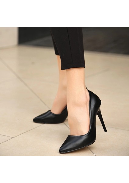 Techmrt Jilya Siyah Cilt Stiletto Ayakkabı (Numara: 39) fırsatları