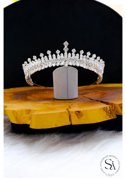 Kristal Taşlı Şık ve Zarif Gelin Tacı