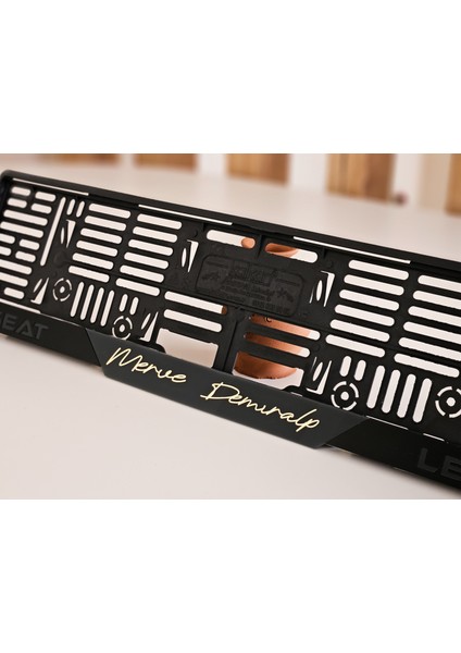 Kişiye Özel Lazer Kesim Pleksi Plakalık indirimleri