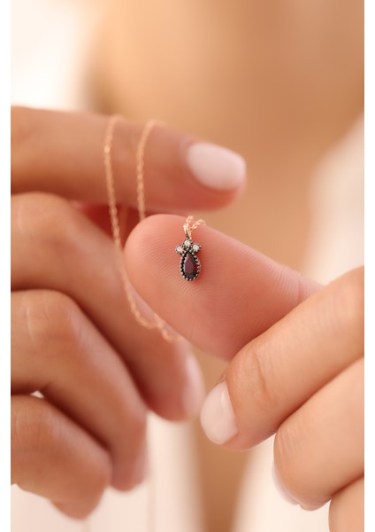 14 Ayar Altın Damla Desenli Yakut Kolye fiyatları