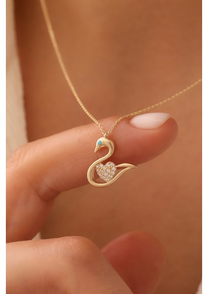 14 Ayar Altın Kalp Detaylı Kuğu Kolye