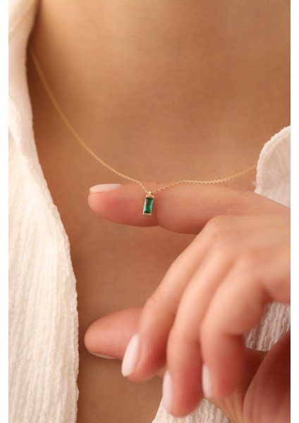 14 Ayar Altın Zümrüt Dikdörtgen Kolye