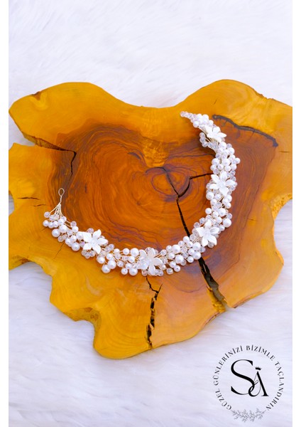 Tamamen El Yapımı Kristal Taşlı Şık ve Zarif Düğün ve Nişan Gelin Tacı ve Saç Aksesuarı